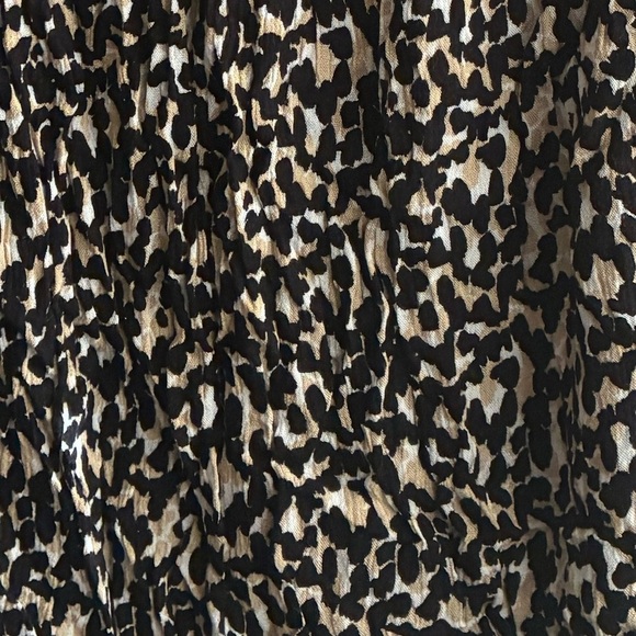 Old Navy Ruffled Crinkle-Texture Tie-Front
Stylish Animal Print Women's Top L - Picture 9 of 9